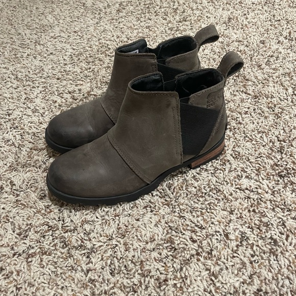 Sorel boots - Picture 2 of 11